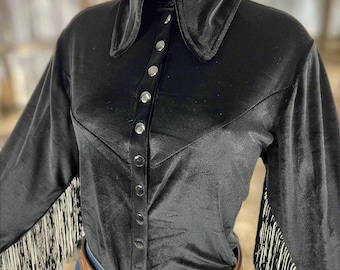Camisa de rodeo de terciopelo negro: Top con flecos estilo western y cierre a presión