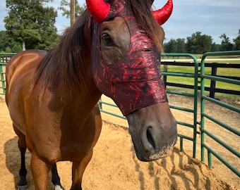 Máscara de disfraz de diablo rojo para caballos