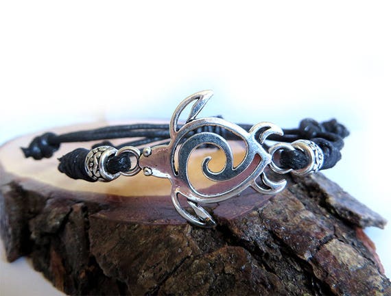 Bracciale da uomo donna Tartaruga Maori portafortuna in metallo argento tattoo tribale cordino, regalo per lui ecologico, gioielli surfista