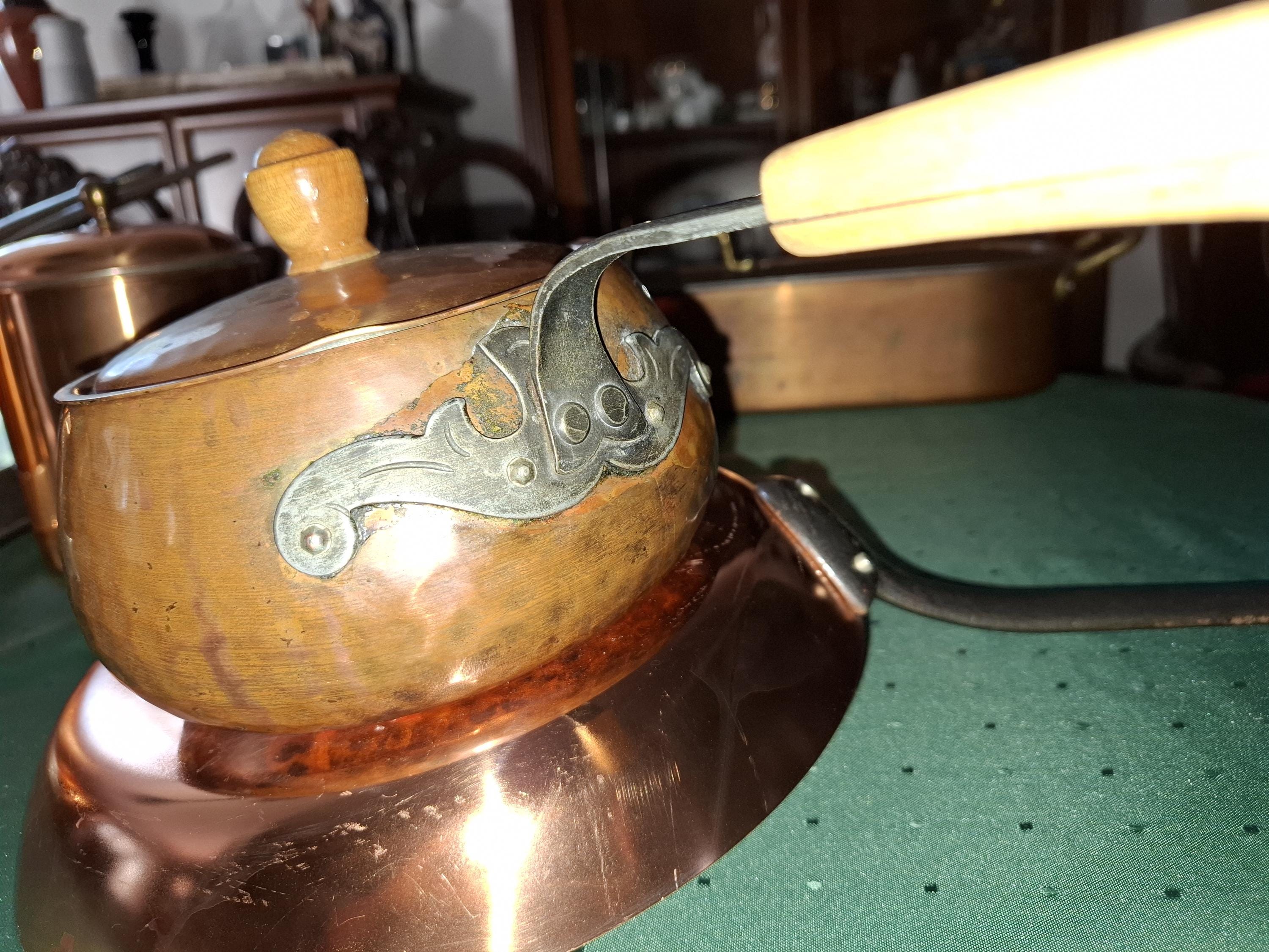 フランス製　青銅　キャセロール 蓋付き銅製キャセロール皿、フランス 70 年代のヴィンテージ - Etsy 日本