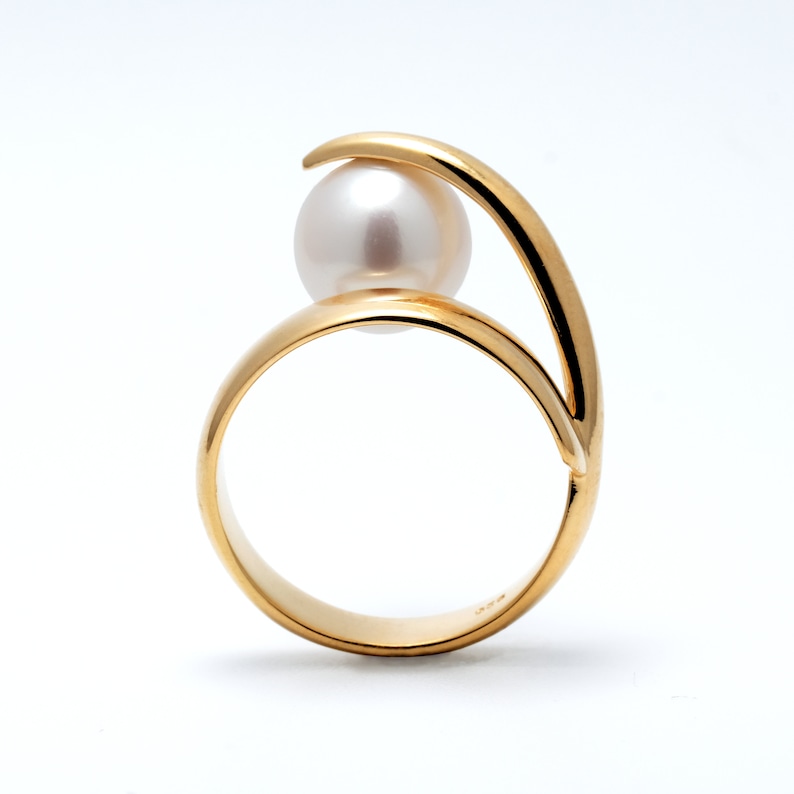 TWIST 14k Gold Pearl Ring, Gold Pearl Engagement Ring, Unique Pearl Ring, Modern Geometric Pearl Ring, Minimalist Gold Ring, Round Pearl image 1