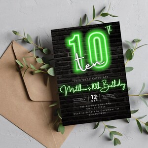 Brick Neon 10. Geburtstagseinladung, digitale selbst bearbeitbare Canva Vorlage