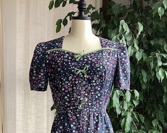 A 1960’s Floral Cotton Puff Sleeve Sun Dress
