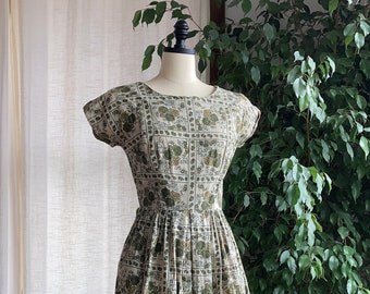 A 1950s Green Floral  Summer Day Dress