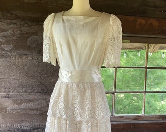 1980’s Nuit  Lace Puffy Sleeved Dress