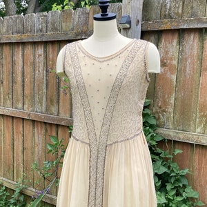 1920's Sleeveless Glass Bead Beige Shift Flapper Dress