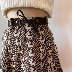 Vintage 1970s Brown Knit Novelty Print Skirt