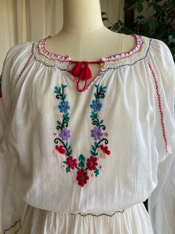 1970’s Boho Cotton Embroidered Dress - image 4