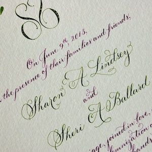Kalligraphie-Heiratsurkunde mit Monogramm-Hinterlegung