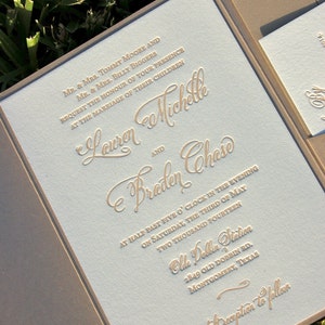 Hochzeitseinladung Rehkitz und Champagner, Letterpress Hochzeitseinladungen, Kalligraphie Monogramm Hochzeitseinladung