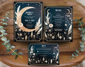 Può includere: Un set di tre biglietti di invito di nozze con sfondo blu scuro e dettagli dorati. I biglietti presentano una luna crescente, stelle e illustrazioni floreali. Il testo sui biglietti recita "Josephine & Adrian" e "Aug 23, 2025".