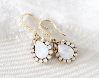 Dainty Bridal earrings, Swarovski Wedding earrings, Bridal jewelry, Simple teardrop earrings, Wedding jewelry, Crystal Bridesmaid earrings
