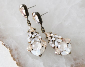 Gold Bridal earrings, Bridal jewelry, Crystal earrings for Bride, Vintage Wedding earrings, White opal crystal earrings, Wedding jewelry