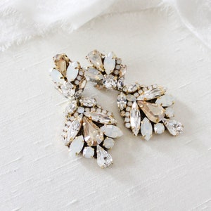 Crystal Bridal earrings Chandelier Wedding earrings Bridal jewelry Crystal statement earrings Antique gold earrings Wedding jewelry