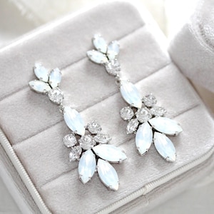 Statement earrings for wedding, Bridal earrings with white opal crystals, Bridal jewelry, Earrings for Bride, Chandelier earrings for bride