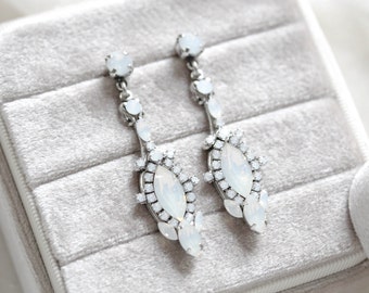 Vintage style Bridal earrings, Bridal jewelry, Antique silver Wedding earrings, Statement earrings, Wedding jewelry, Chandelier earrings