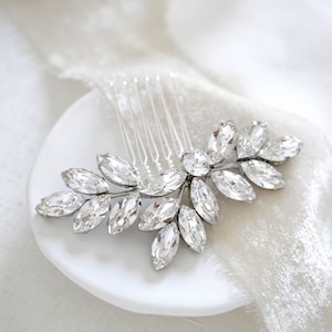 Crystal Bridal hair comb, Bridal hair accessory, Wedding hair piece for bride, Comb for Wedding, Bridal hair piece, Leaf hair comb