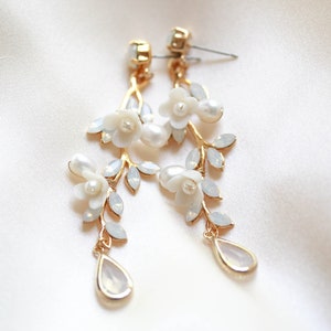 Pearl Bridal earrings, Bridal jewelry, Floral Wedding earrings, Long earrings for Bride, Gold earrings, White opal earrings, Boho earrings