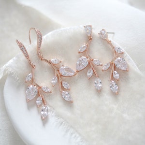 Rose gold Wedding earrings, Bridal jewelry, Dainty Rose gold Bridal earrings, Leaf earrings, Bridesmaid earrings, Wedding jewelry APRILLE