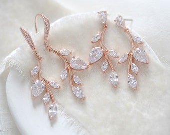 Rose Gold Hochzeit Ohrringe, Brautschmuck, Zierliche Rose Gold Braut Ohrringe, Blatt Ohrringe, Brautjungfer Ohrringe, Hochzeit Schmuck APRILLE