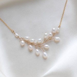 Pearl Bridal necklace, Pearl necklace for Wedding, Bridal jewelry, Gold necklace for Bride, Wedding day jewelry, Gold filled necklace