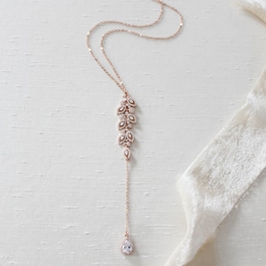 Collana con retro in oro rosa, delicata collana con sfondo da sposa, gioielli con retro da sposa, collana con zirconi cubici, collana da sposa, gioielli da sposa