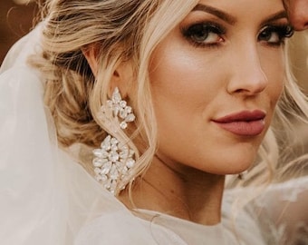 Rose Gold Bridal earrings, Bridal jewelry, Crystal Wedding earrings, Chandelier earrings, Vintage style Statement earrings, Large earrings