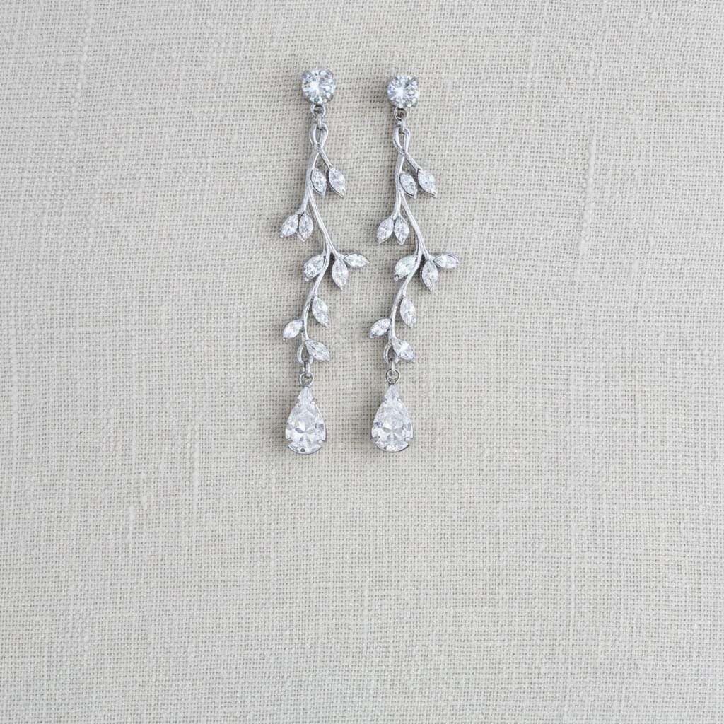 Orecchini a forma di foglia con zirconi cubici: gioielli da sposa scintillanti, gioielli da sposa in oro - Italia