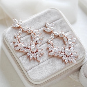 Rose Gold Bridal earrings, Bridal jewelry, Rose gold Wedding earrings, Chandelier earrings, Rose gold Wedding jewelry, Statement earrings