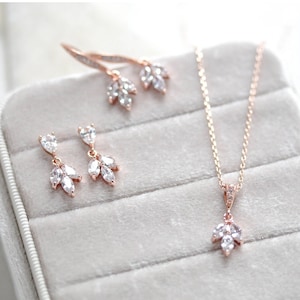 Bridal jewelry set, Rose gold Wedding jewelry, Dainty necklace and earrings, Minimalist jewelry for bride, Rose gold earrings for bride