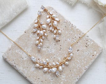 Conjunto de joyería nupcial de perlas doradas, collar y pendientes de perlas auténticas y circonitas cúbicas, pendientes de novia de perlas, APRILLE
