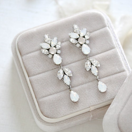 Long Bridal earrings, Bridal jewelry, Statement Wedding earrings, Crystal earrings, Wedding jewelry, shops Vintage style earrings