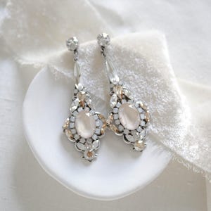 Statement Bridal earrings, Vintage Wedding earrings, Bridal jewelry, Crystal Bridal earrings, Antique silver earrings for Bride, White opal