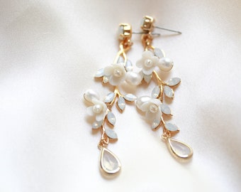 Pearl Bridal earrings, Bridal jewelry, Floral Wedding earrings, Long earrings for Bride, Gold earrings, White opal earrings, Boho earrings