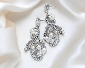 Vintage Earrings for Bride, Pearl & Crystal Statement Earrings for Wedding, Bridal earrings
