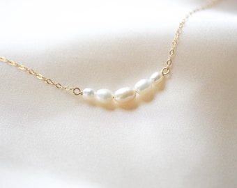 Delicate pearl bridal necklace, Simple Gold Wedding necklace, Bridal jewelry, Freshwater pearl necklace, Dainty gold necklace for bride