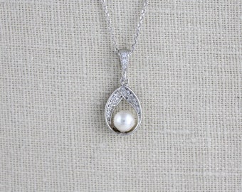 Bridal necklace, Pearl drop necklace, Wedding necklace, Bridal jewelry, Flower girl necklace, Bridesmaid necklace, Bridesmaid jewelry