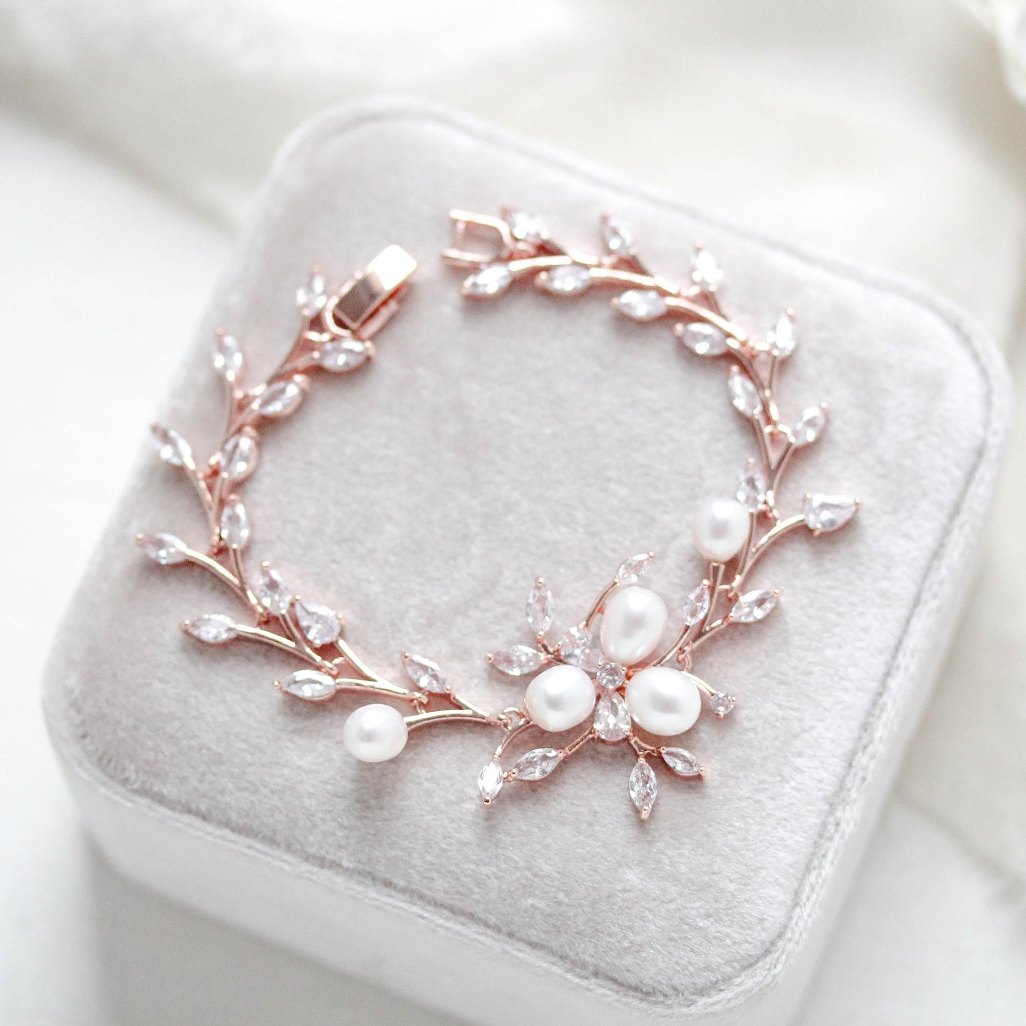 Rose gold Bridal bracelet Pearl Wedding bracelet Bridal