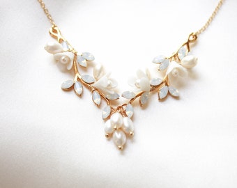 Floral Bridal necklace, Bridal jewelry, Pearl Wedding necklace, Gold necklace for Bride, Crystal necklace, Wedding jewelry for Bride