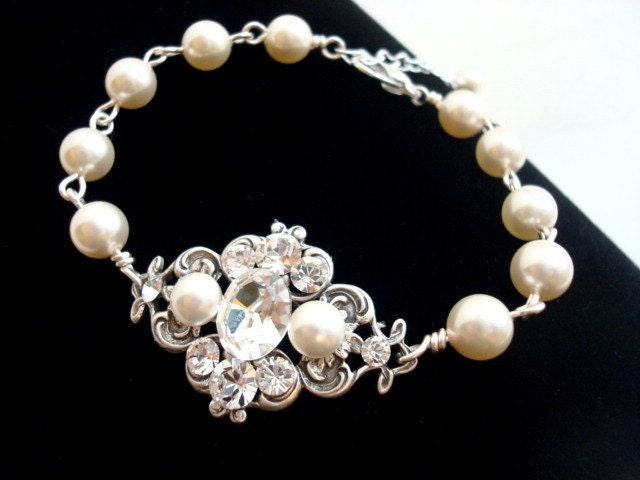 Bridal bracelet Wedding jewelry Swarovski bracelet Pearl