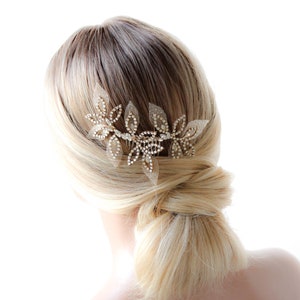 Bridal hair comb, Floral hair comb for Bride, Leaf hair accessory for Wedding, Wedding crystal hair comb, Hair clip, Crystal leaf hair piece