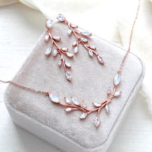 Brincos de noiva em ouro rosa, Conjunto de colar de noiva em ouro rosa, Joias para noiva, Colar e brincos de opala branca Joias para noiva APRILLE