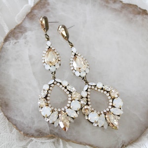 Long Crystal Bridal earrings, Bridal jewelry, Statement Wedding earrings, Crystal Chandelier earrings, Vintage style Wedding jewelry