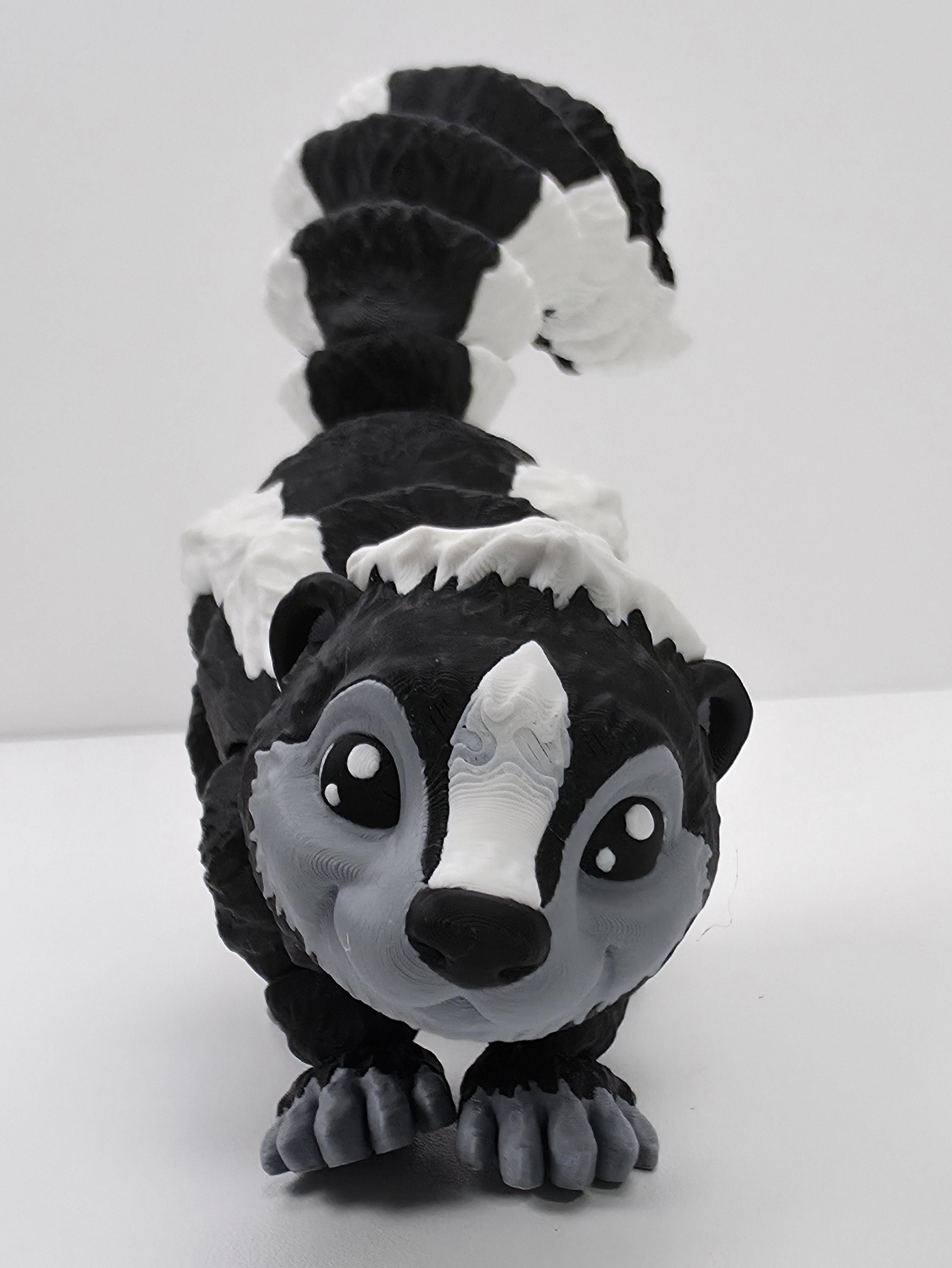 3D Printed Skunk Articulated Fidget Toy - Flexible Desk Decor, Stress Reliever, 6 Inches Grey