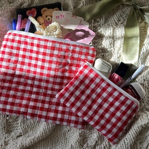 Borsa con cerniera trapuntata a mano con motivo a quadretti e fiori, piccole borse con cerniera, trousse per il trucco, regali per lei