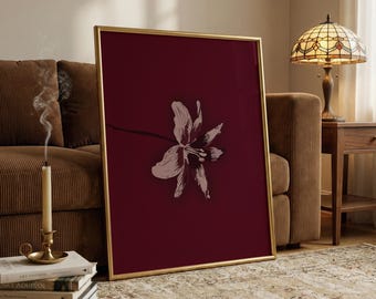 Impresión de arte floral minimalista, arte digital de pared en rojo burdeos oscuro, decoración del hogar inspirada en la naturaleza botánica, diseño de interiores con estética oscura.