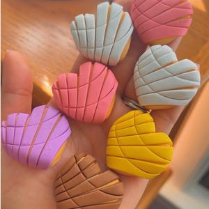 Heart Concha Con Café Badge Reel, Handmade Polymer Clay Pan Dulce