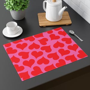 Red Heart Pattern Pink Cotton Twill Placemat: Valentine&#39;s Day Decor