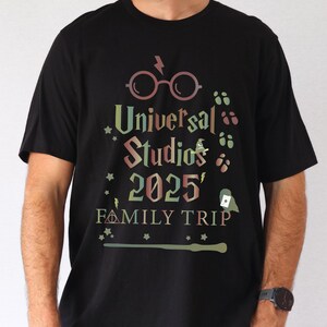 Universal Studios Familien Reise Shirt, Vintage Disney Zauberer Schule 2025 Shirt, Disneyland Urlaub T-Shirt, Disneyland Universal Studios Shirt