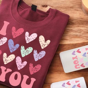Maglietta Love Bundle per San Valentino, T-shirt Equality, regalo carino per lei o per lui, girocollo unisex, felpa con cappuccio Love, T-shirt Love, maglietta arcobaleno